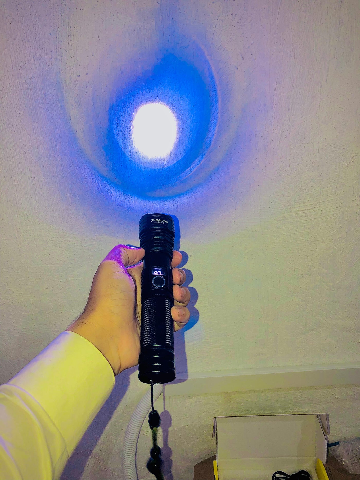 2KM Long Range LED Flashlight | Waterproof, 7Hr Battery Timing