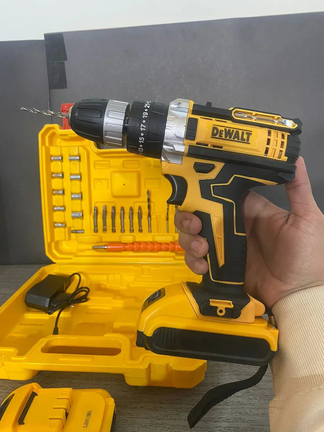 36V Dewalt drill machine and screw driver wath Double 2 battery